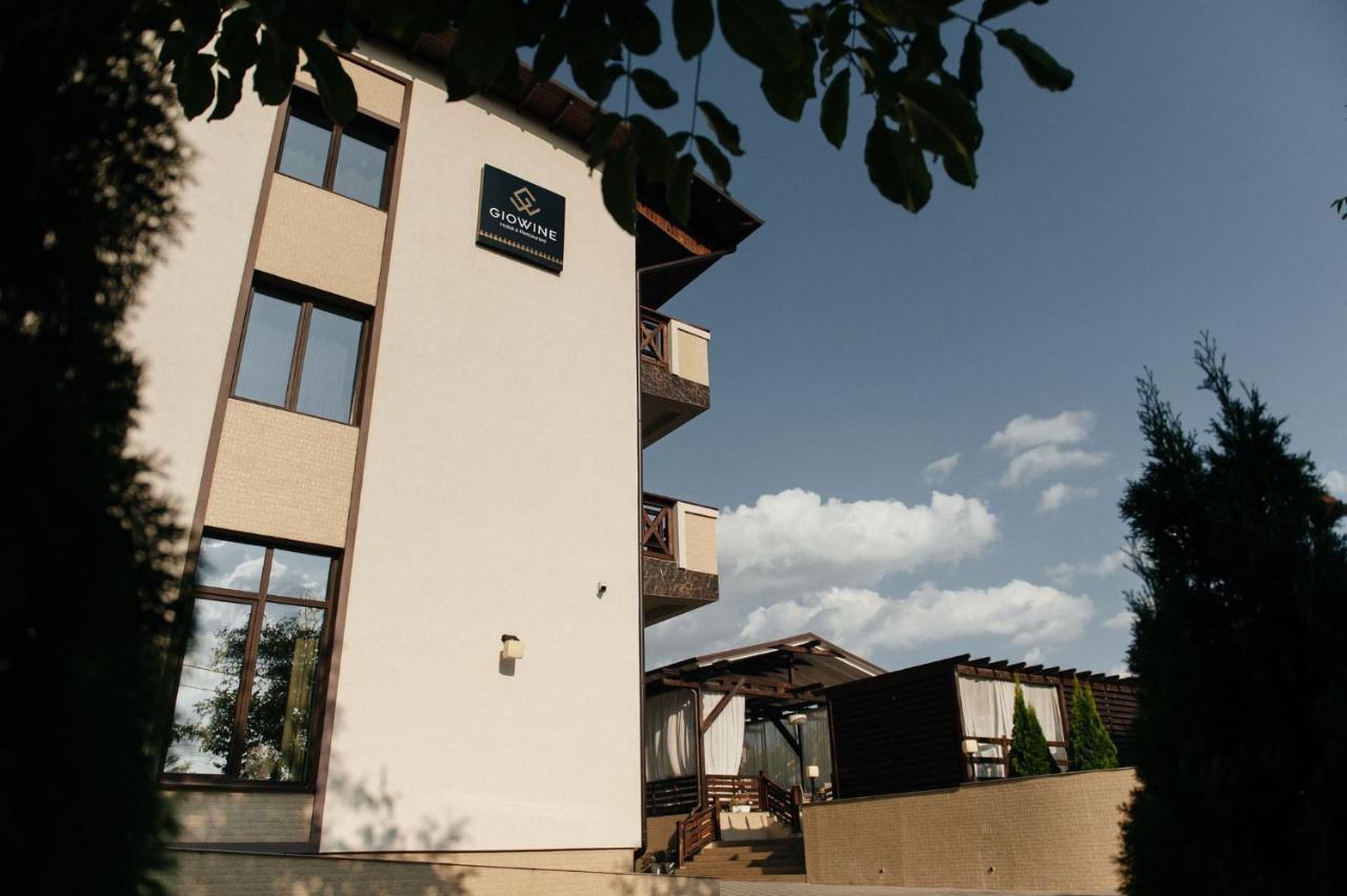Giowine Hotel & Restaurant Cricova Exteriör bild